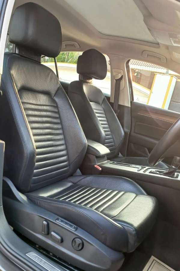 Volkswagen Passat - Image 8