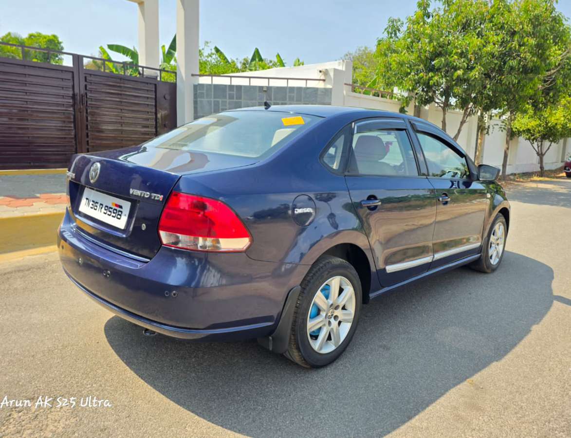 Volkswagen Vento - Image 10