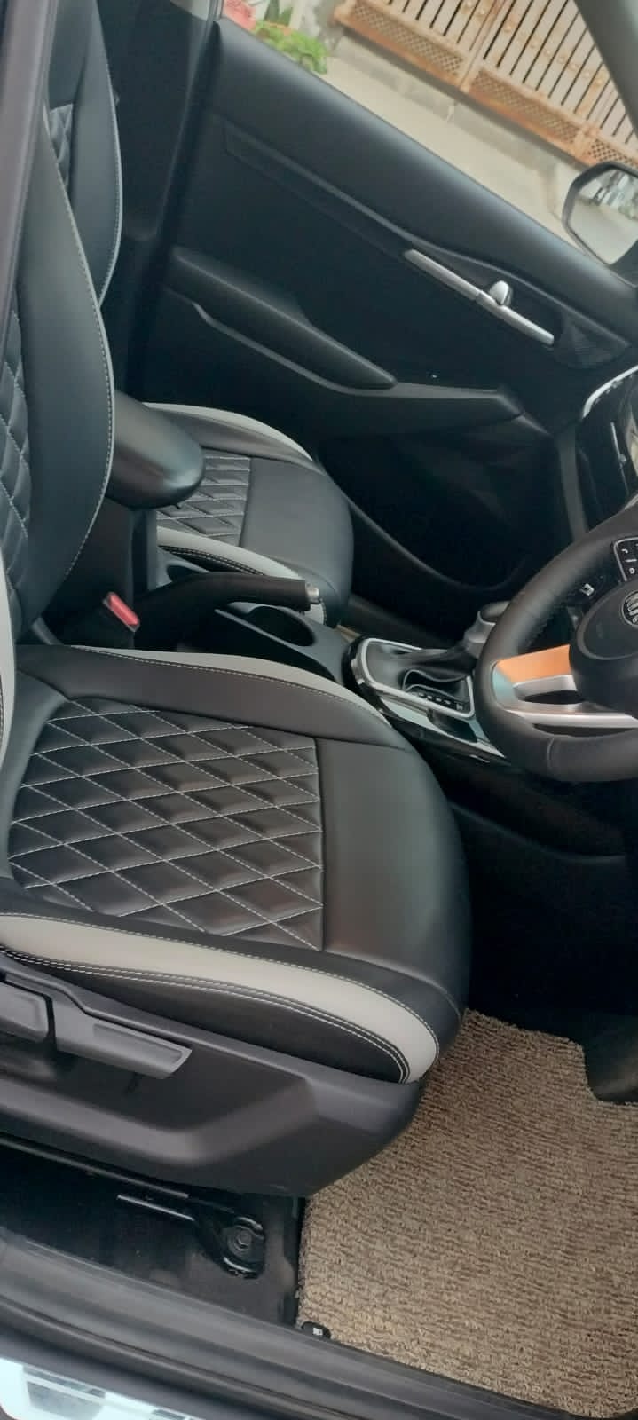 Kia Seltos - Image 8