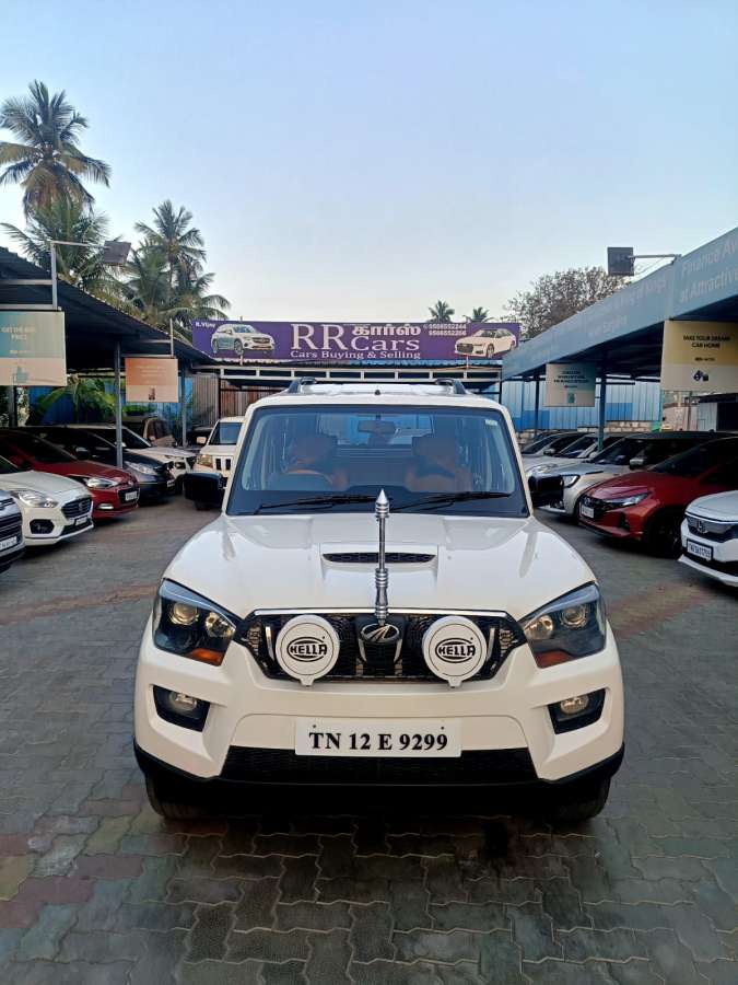 Mahindra Scorpio S8
