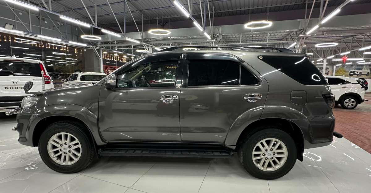 Toyota Fortuner - Image 9