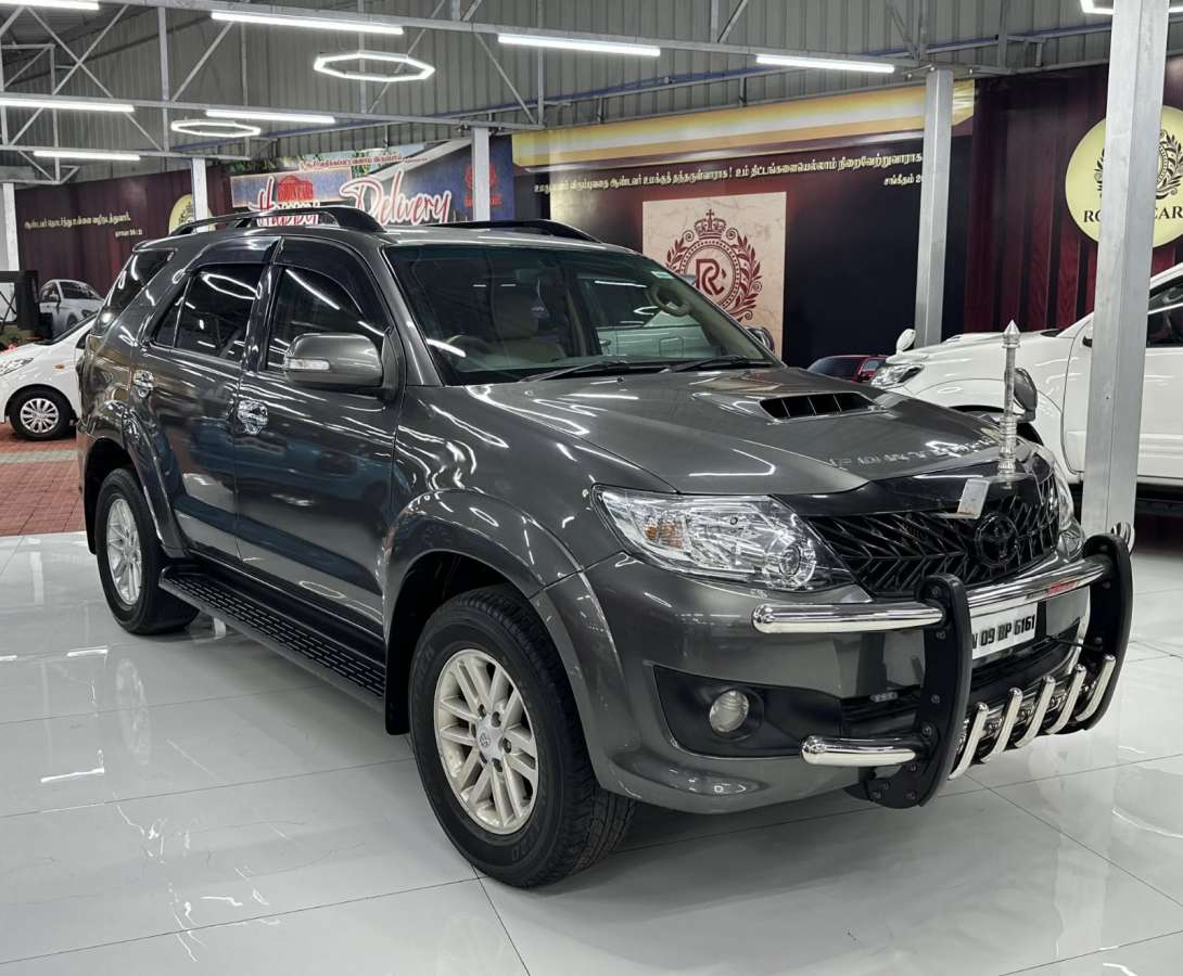 Toyota Fortuner - Image 6