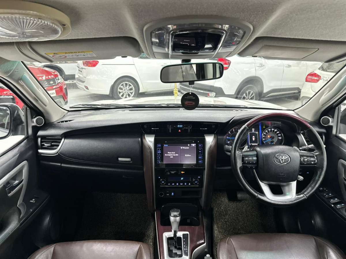 Toyota Fortuner - Image 3
