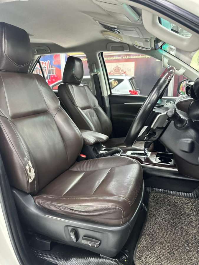 Toyota Fortuner - Image 4