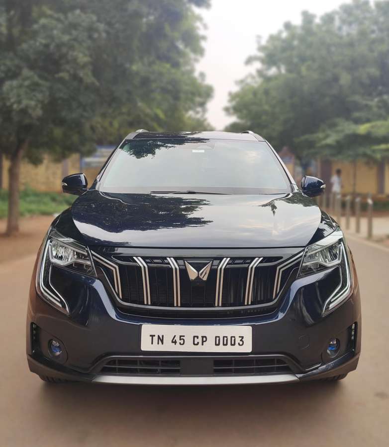 Mahindra XUV 700 AX7 AT AWD 7 STR