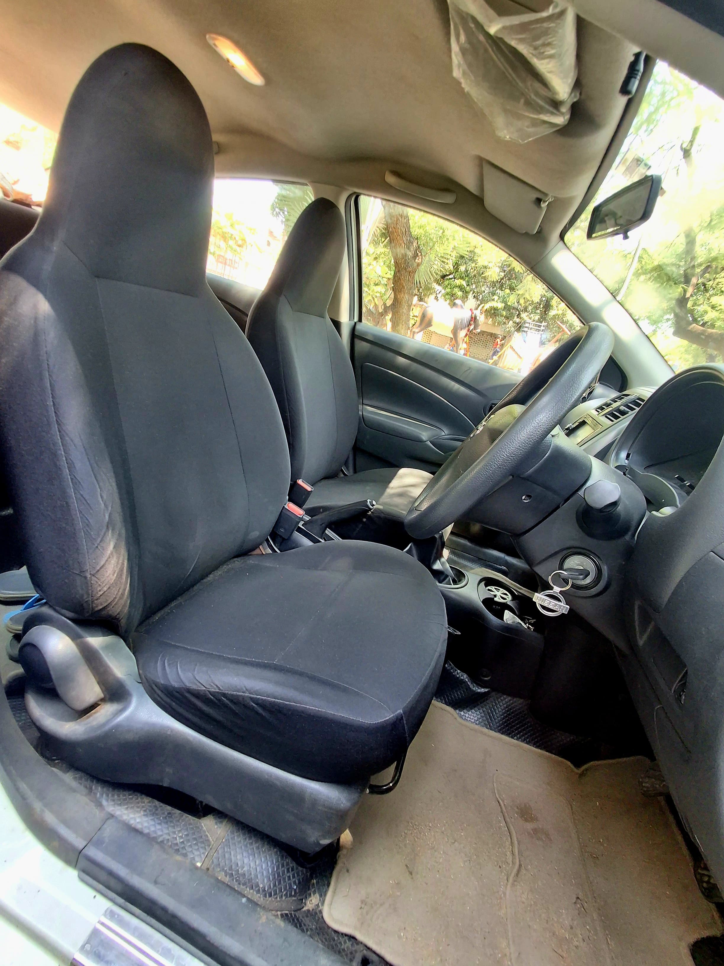 Nissan Sunny - Image 7