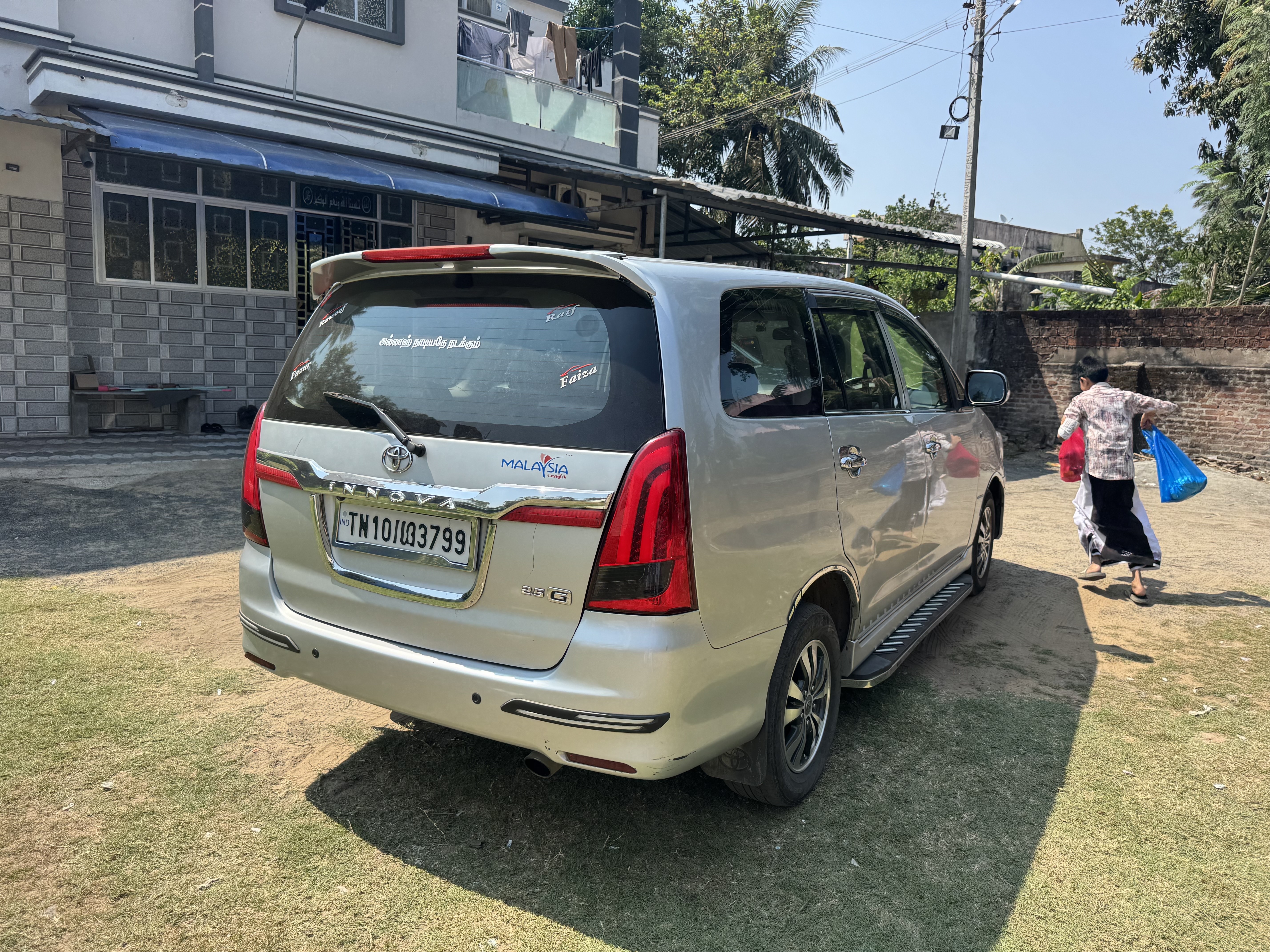 Toyota Innova - Image 3