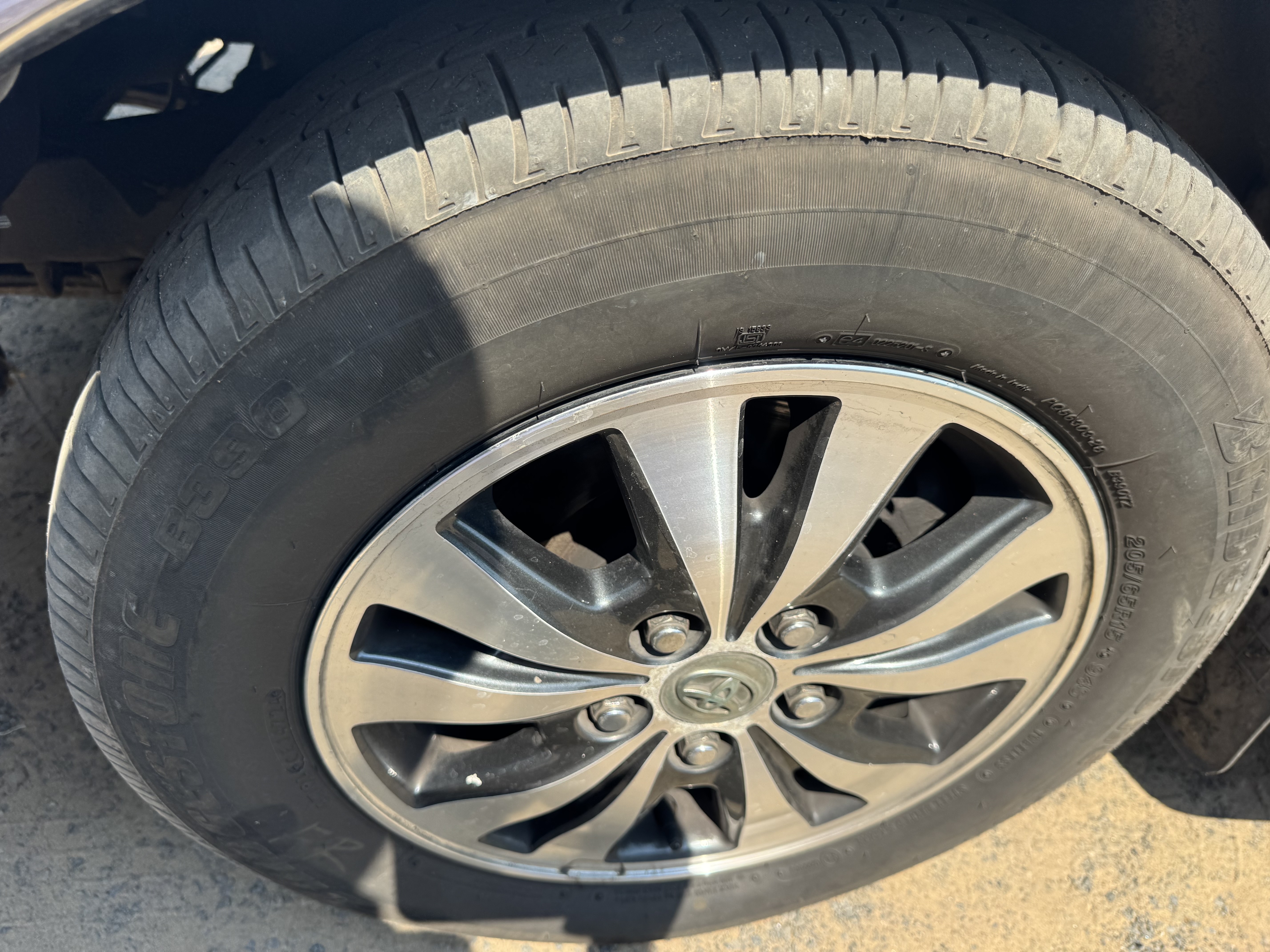 Toyota Innova - Image 6