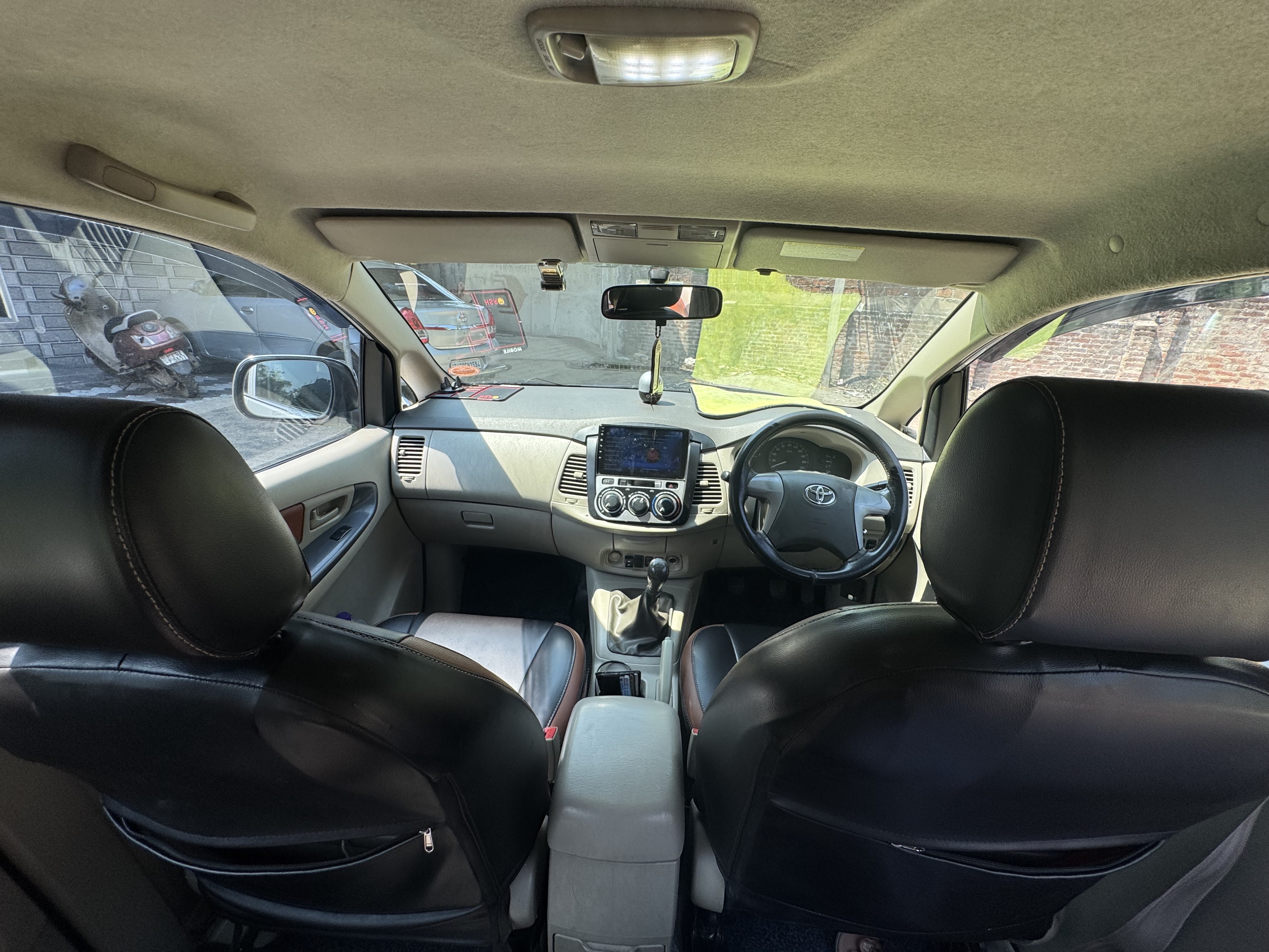 Toyota Innova - Image 7