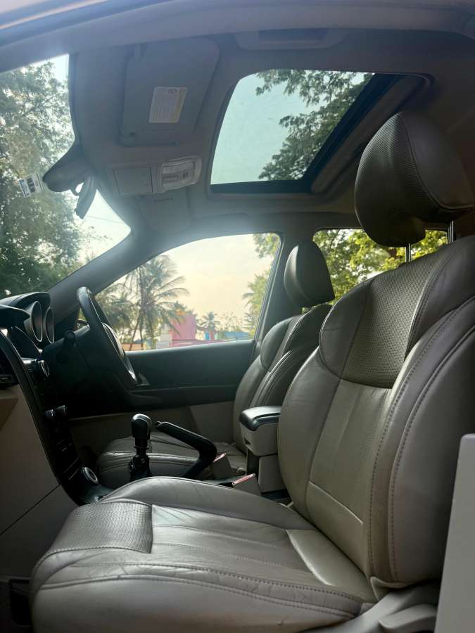 Mahindra XUV500 - Image 5