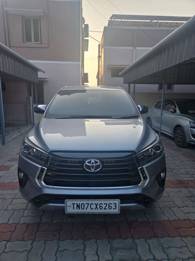 Toyota Innova Crysta 2.4 ZX 7 STR