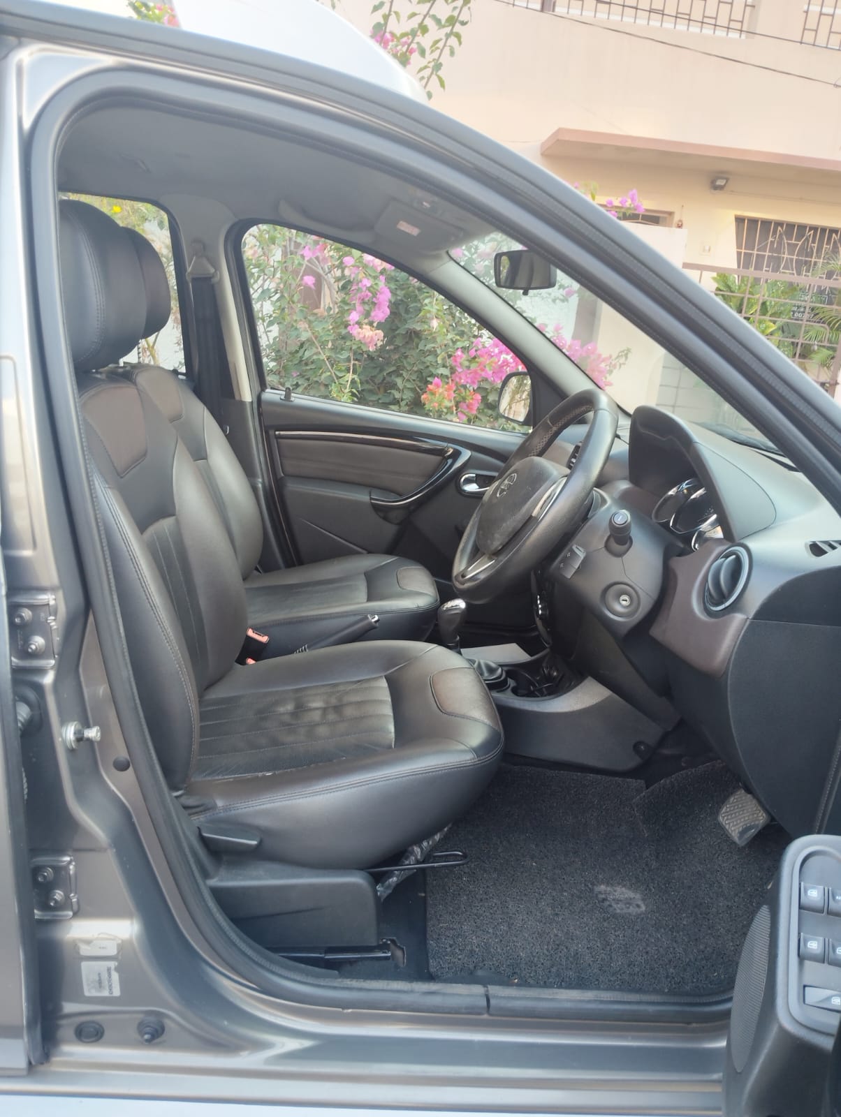 Nissan Terrano - Image 5