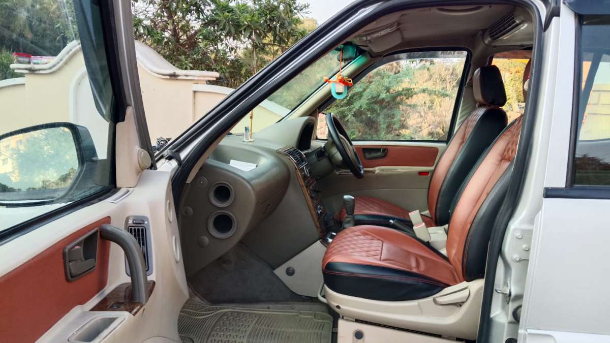 Tata Safari - Image 6