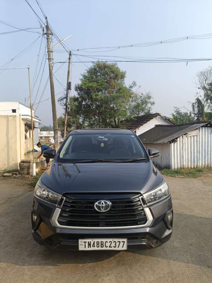 Toyota Innova Crysta 2.4 G MT