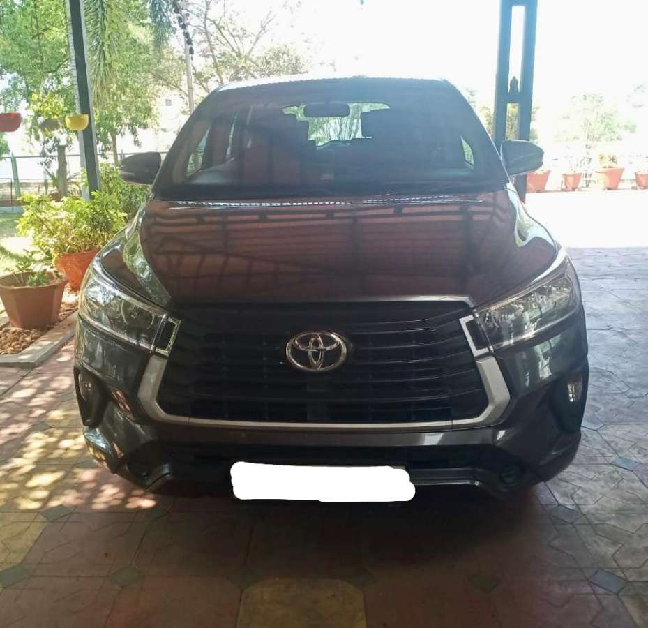 Toyota Innova Crysta 2.4 G AMT