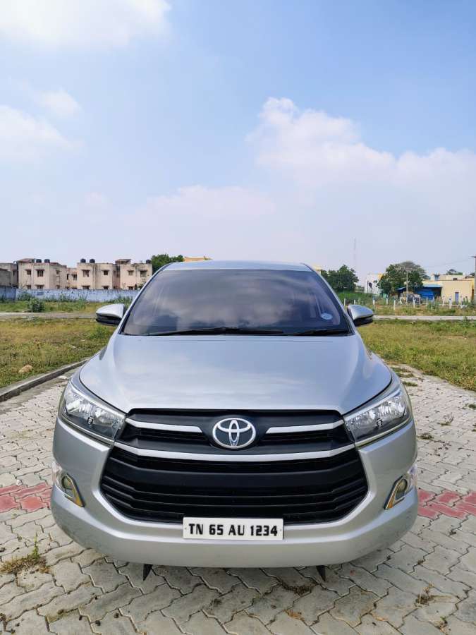 Toyota Innova Crysta 2.4 G MT