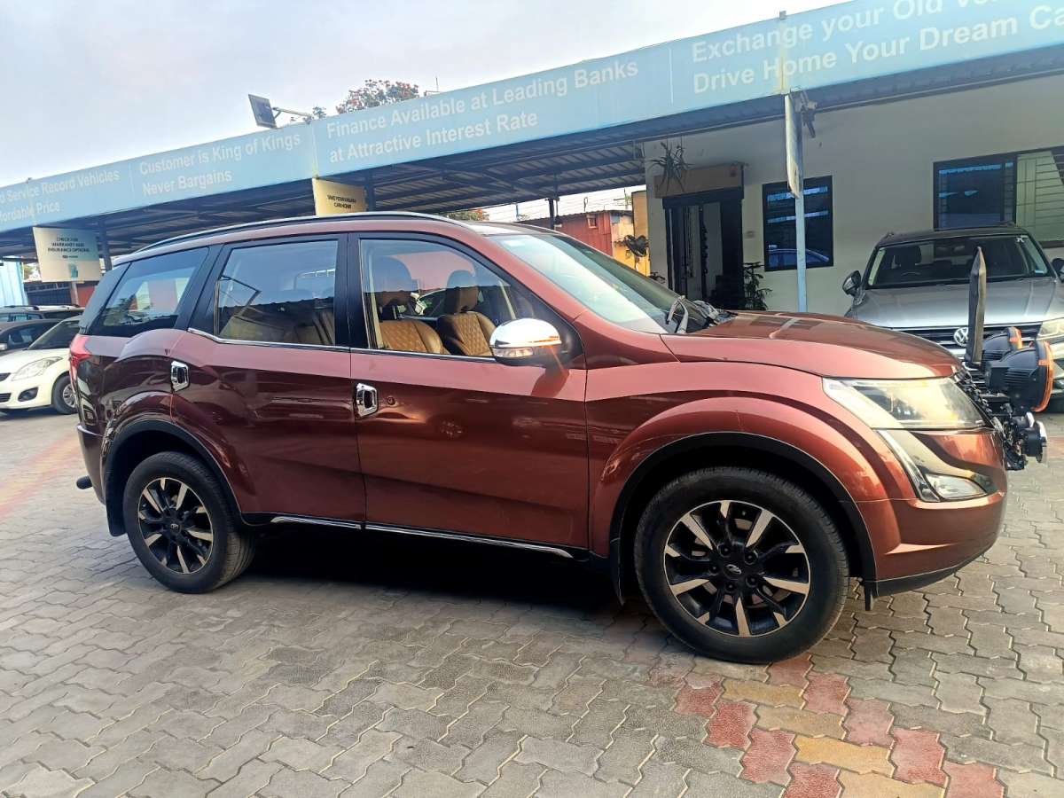 Mahindra XUV500 - Image 2