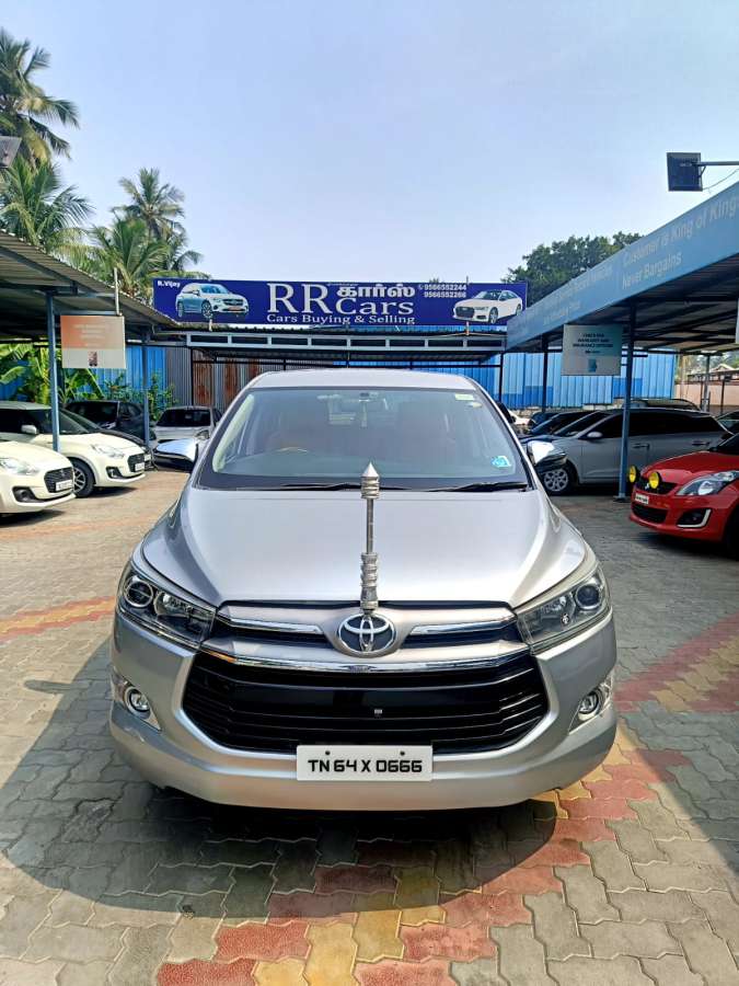 Toyota Innova Crysta 2.4z