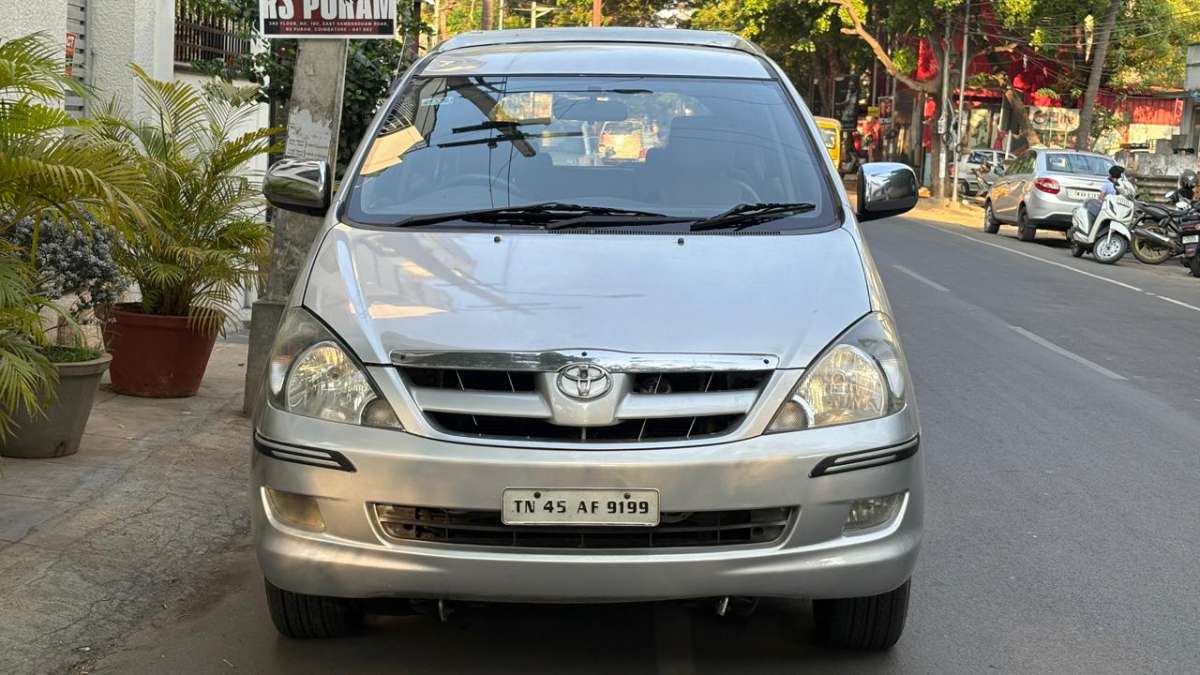 Toyota Innova 2.5 V