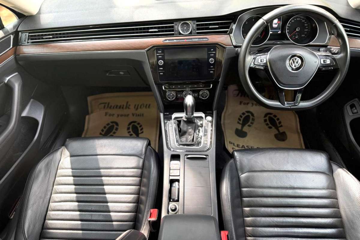 Volkswagen Passat - Image 6