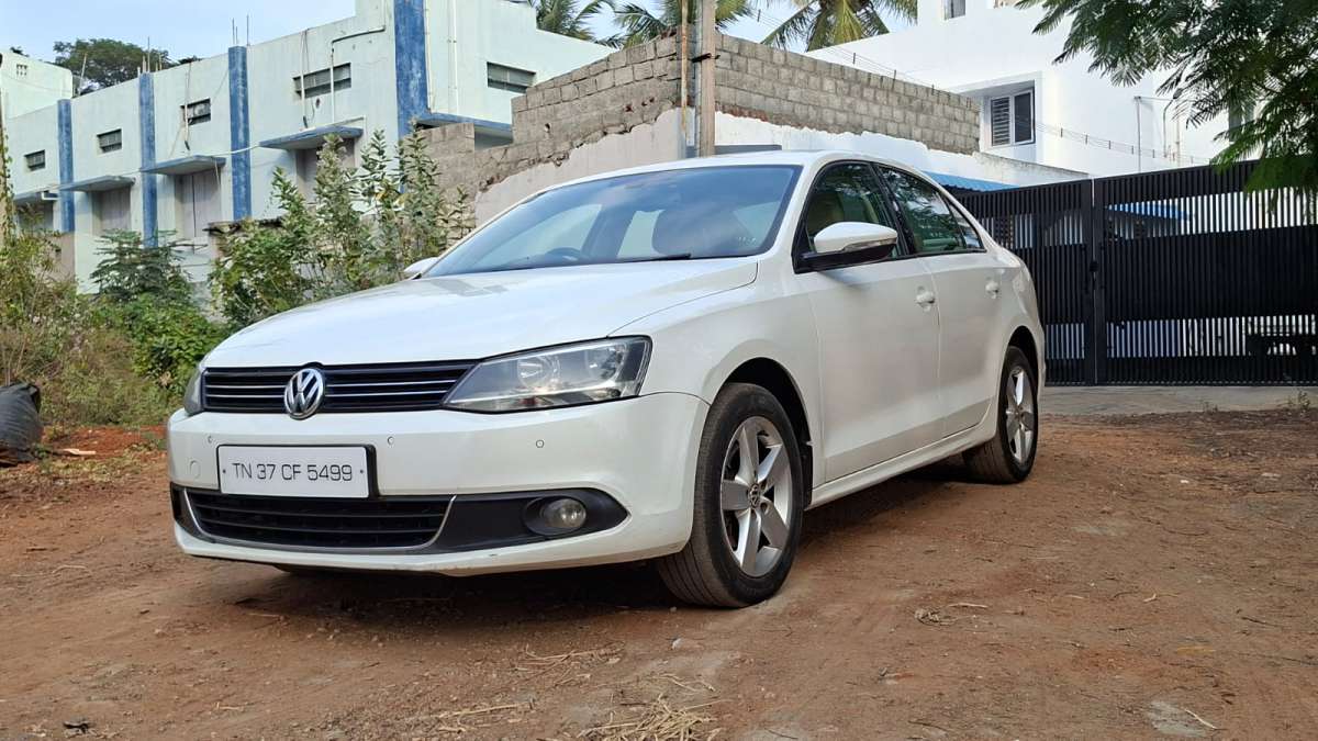 Volkswagen Jetta - Image 2