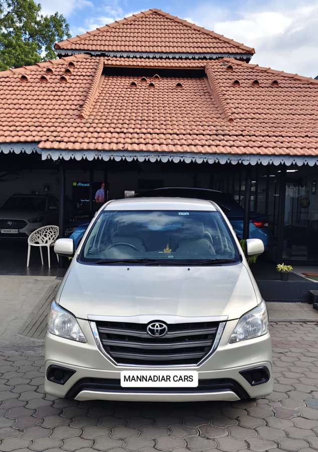 Toyota Innova 2.5 G 8 STR