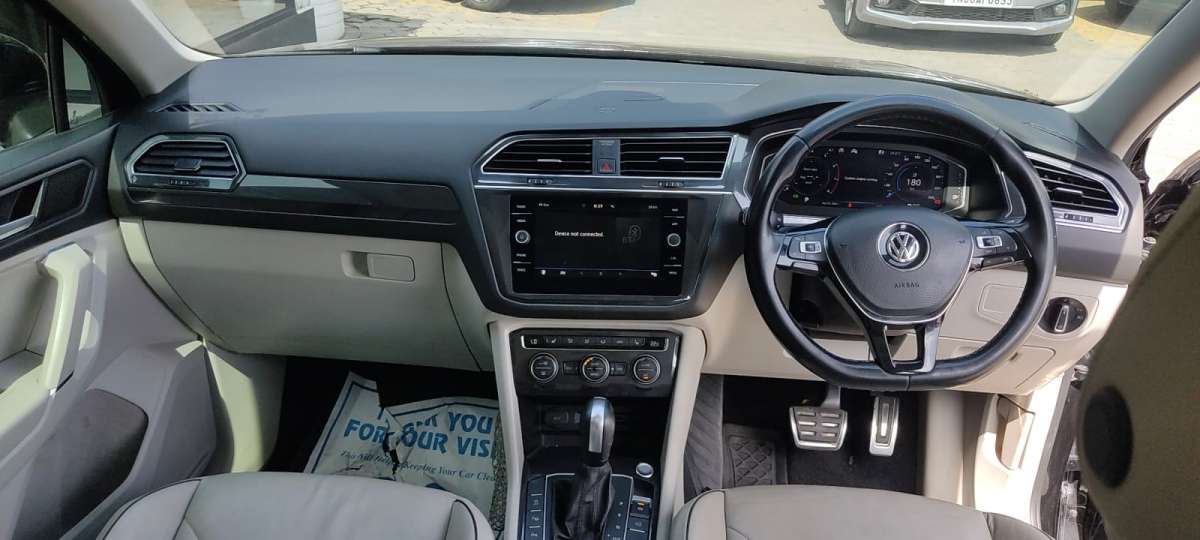 Volkswagen Tiguan - Image 4