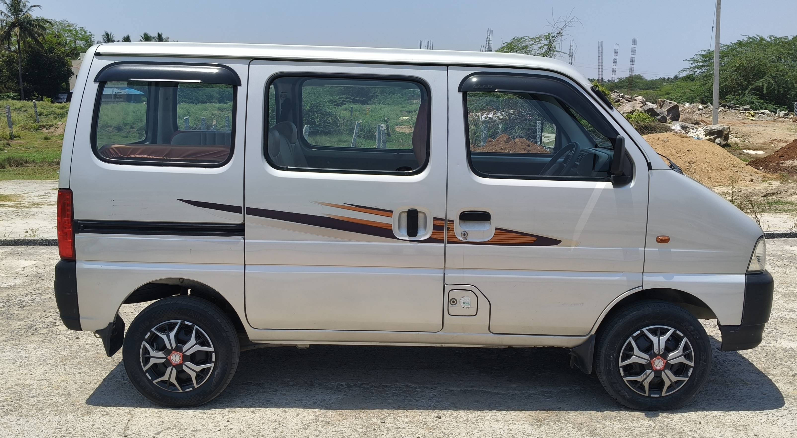 Maruti Suzuki Eeco - Image 7