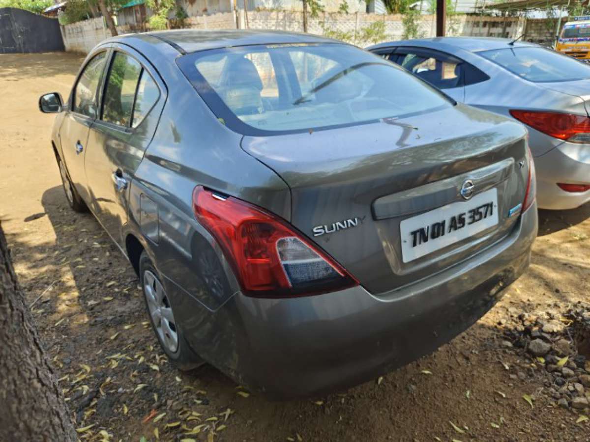 Nissan Sunny - Image 8