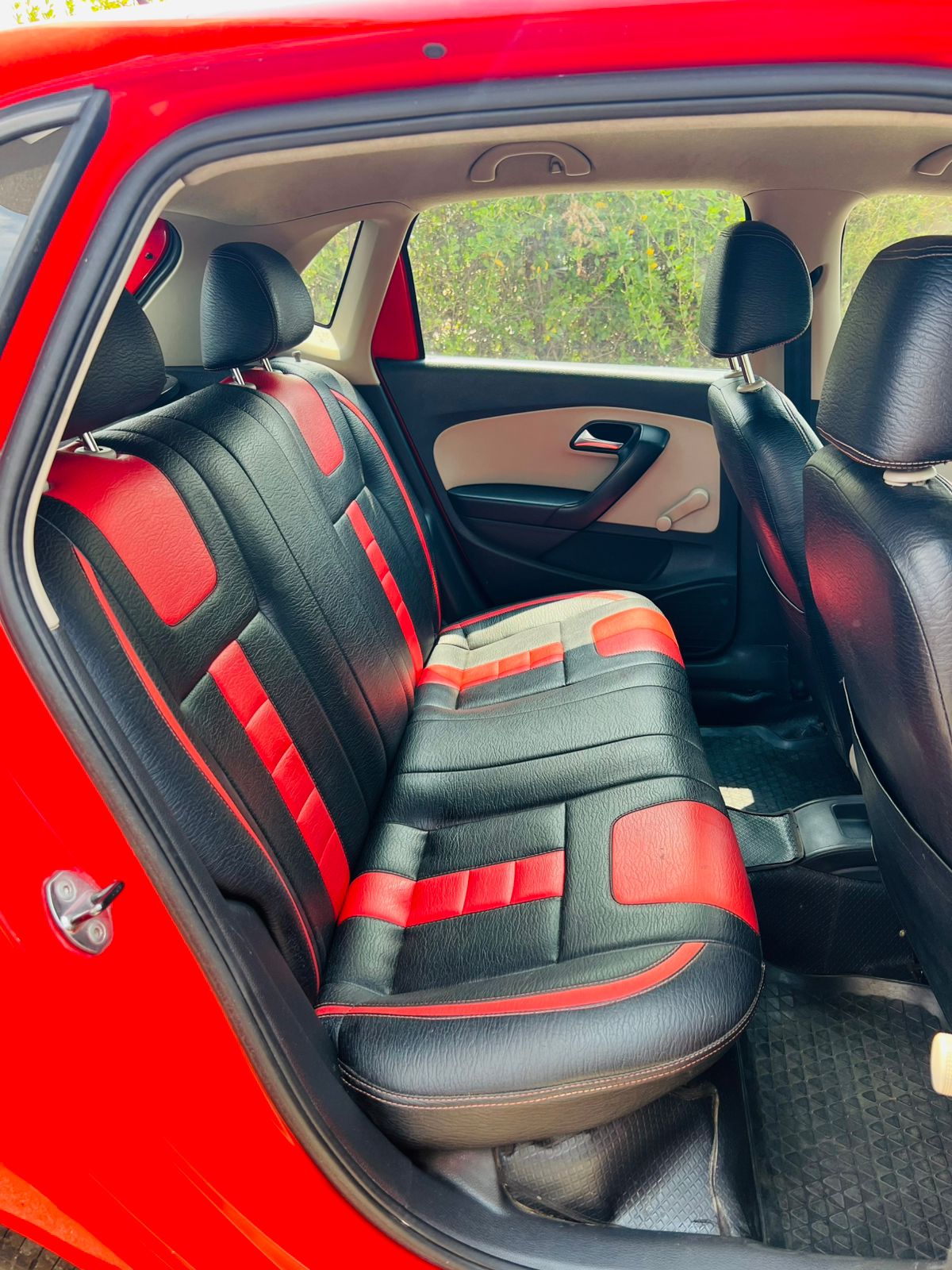 Volkswagen Polo - Image 9