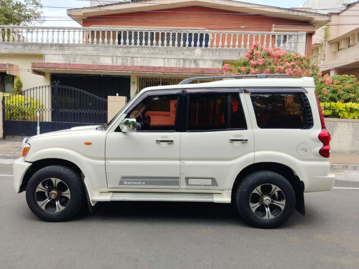 Mahindra Scorpio - Image 4