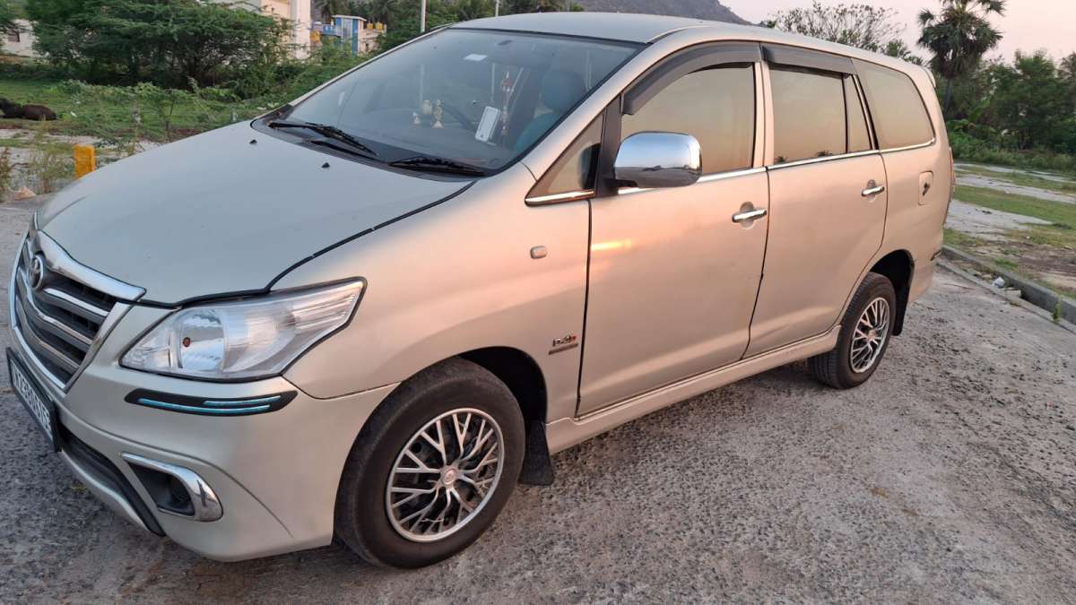 Toyota Innova - Image 3
