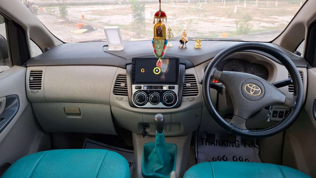 Toyota Innova - Image 6