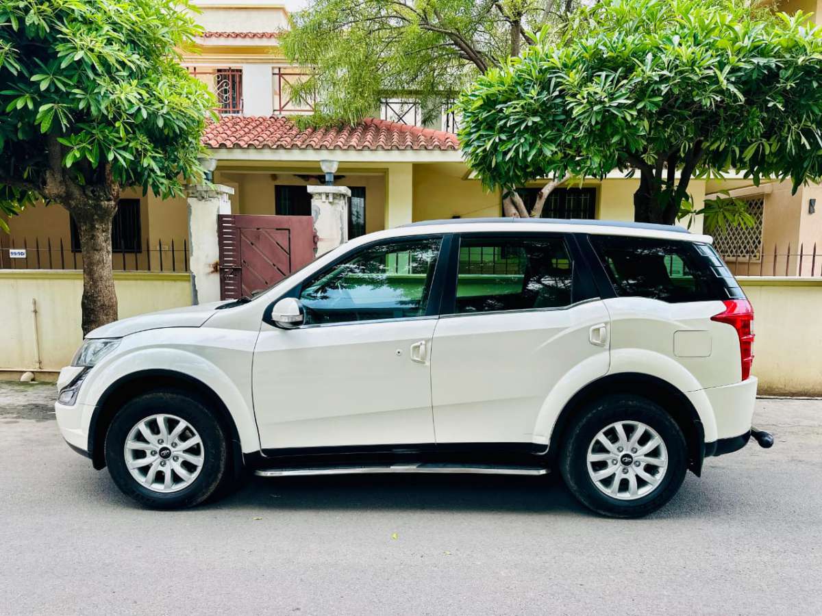 Mahindra XUV500 - Image 6