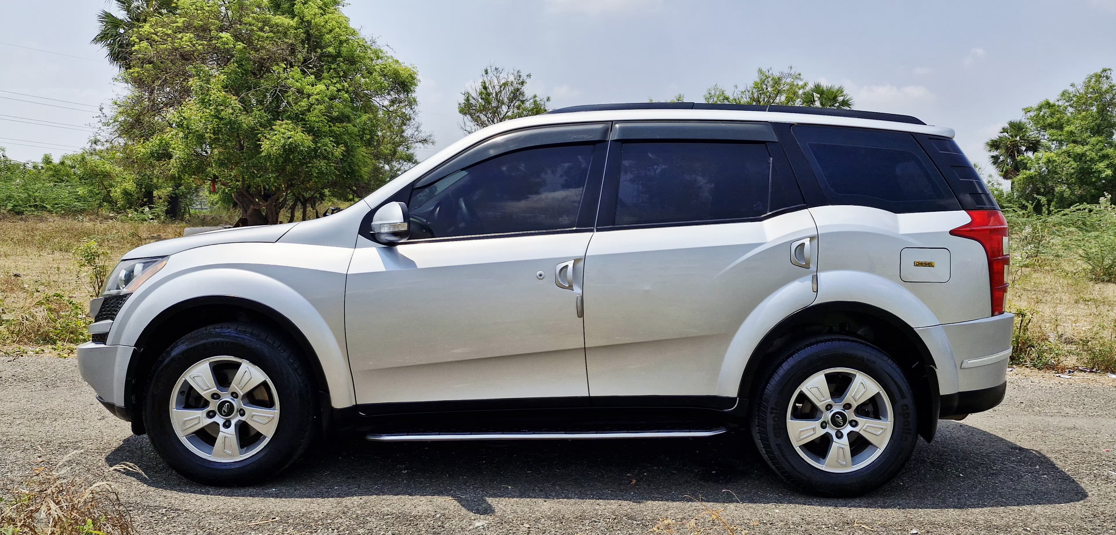 Mahindra XUV500 - Image 3