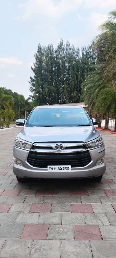 Toyota Innova Crysta 2.4 V Toyota Innova Crysta 2.4 V