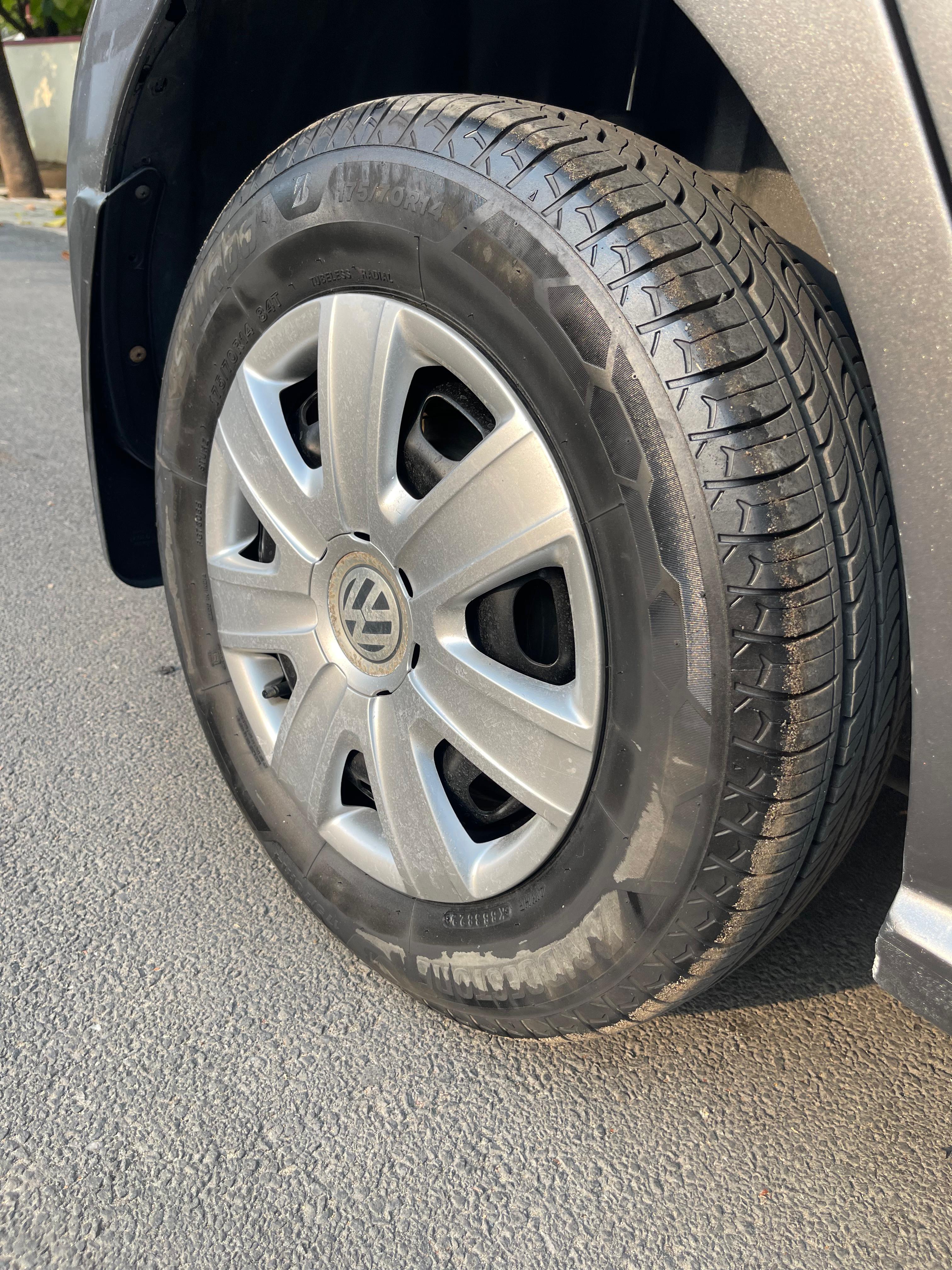 Volkswagen Polo - Image 8