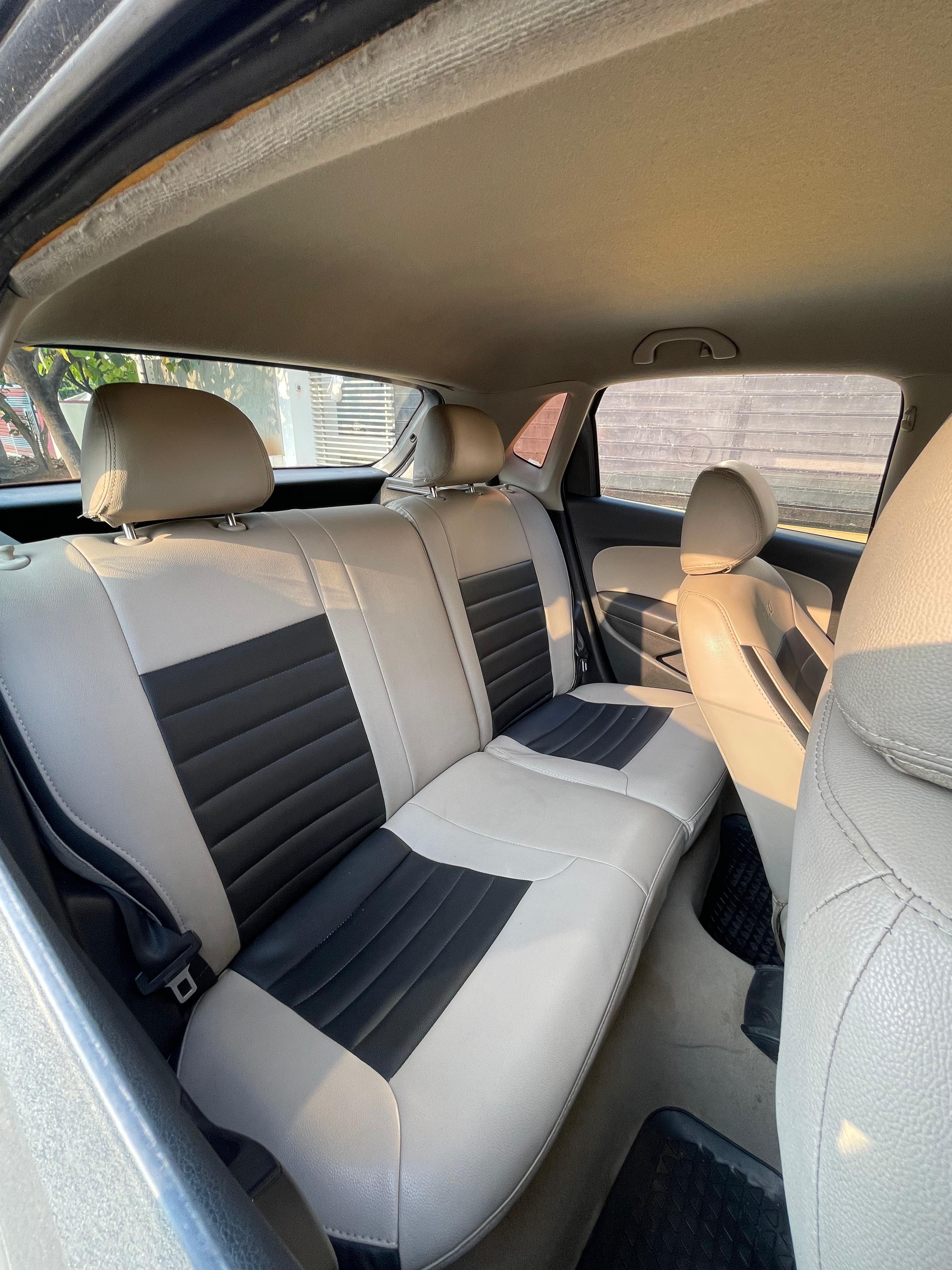 Volkswagen Polo - Image 12