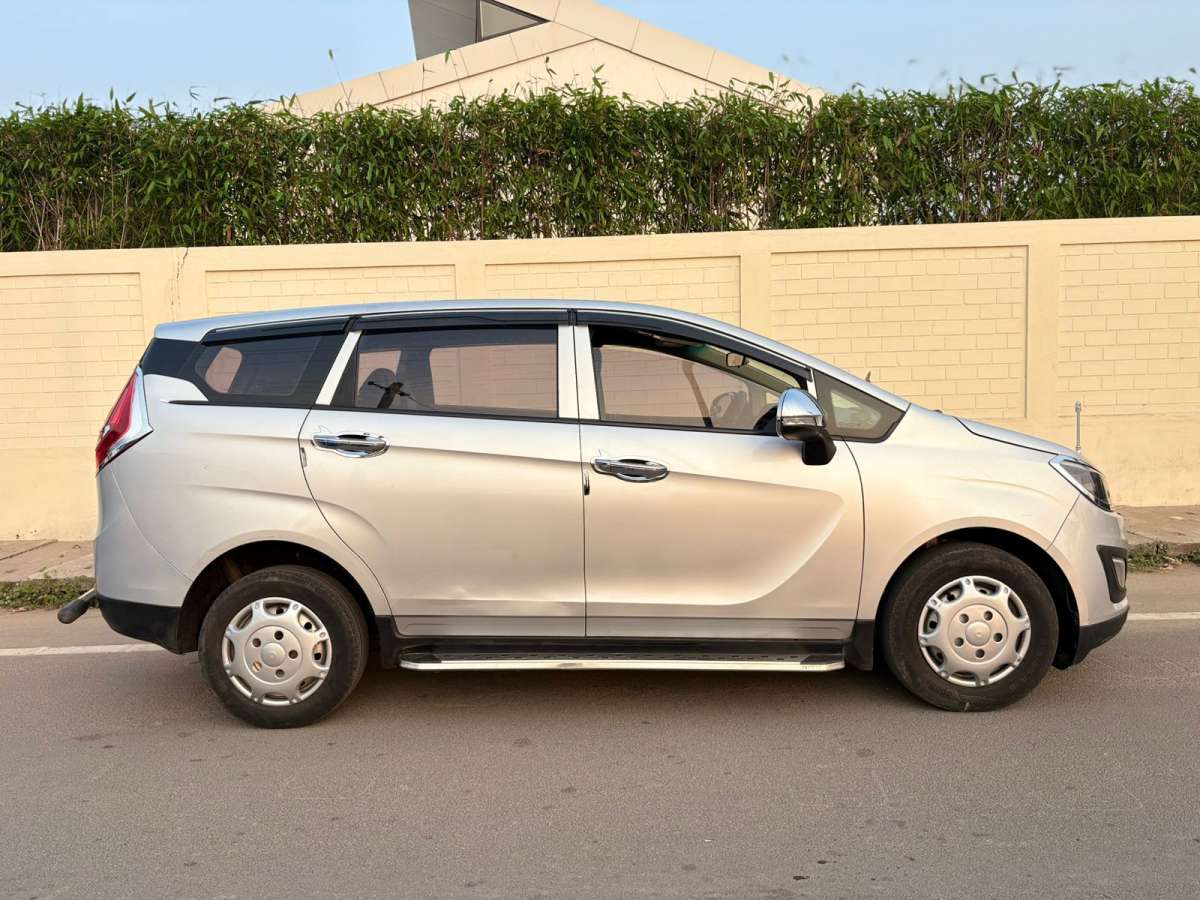 Mahindra Marazzo - Image 2