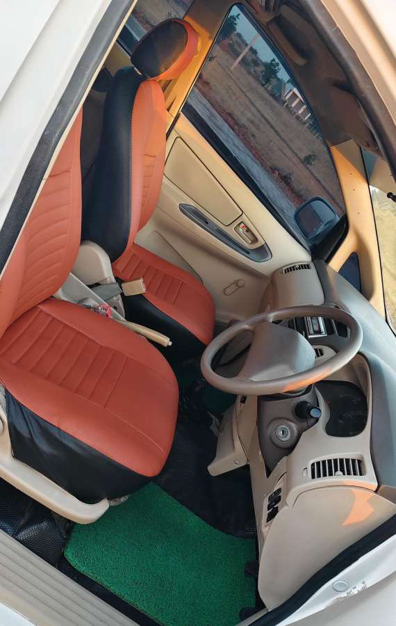 Toyota Innova - Image 2