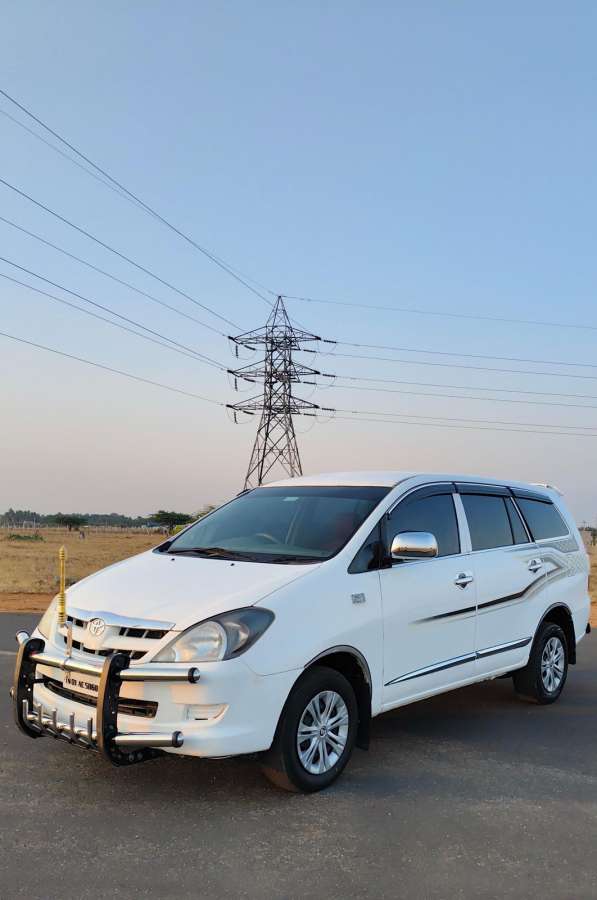 Toyota Innova - Image 5