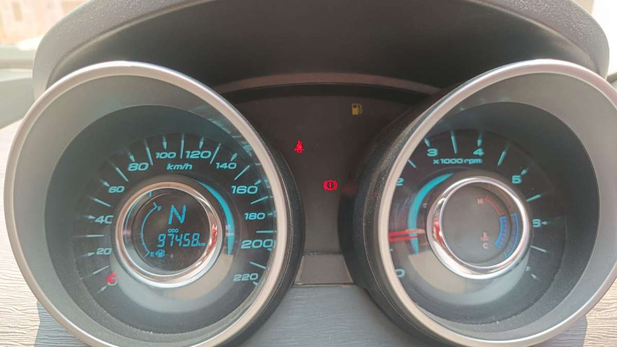 Mahindra XUV500 - Image 5