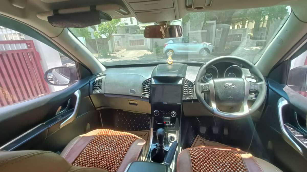 Mahindra XUV500 - Image 4