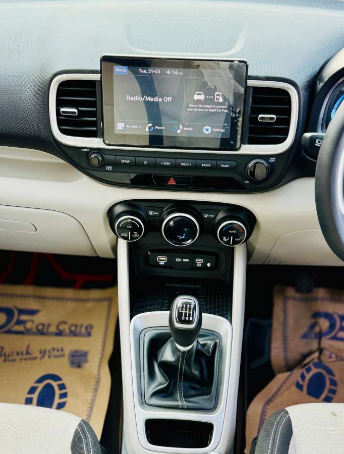 Hyundai Venue - Image 1