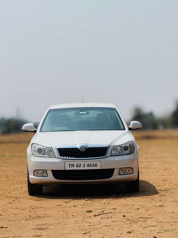 Skoda Laura Elegance 2.0 TDI CR AT