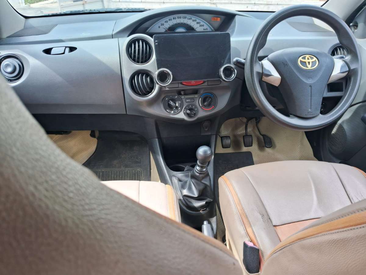 Toyota Etios - Image 2