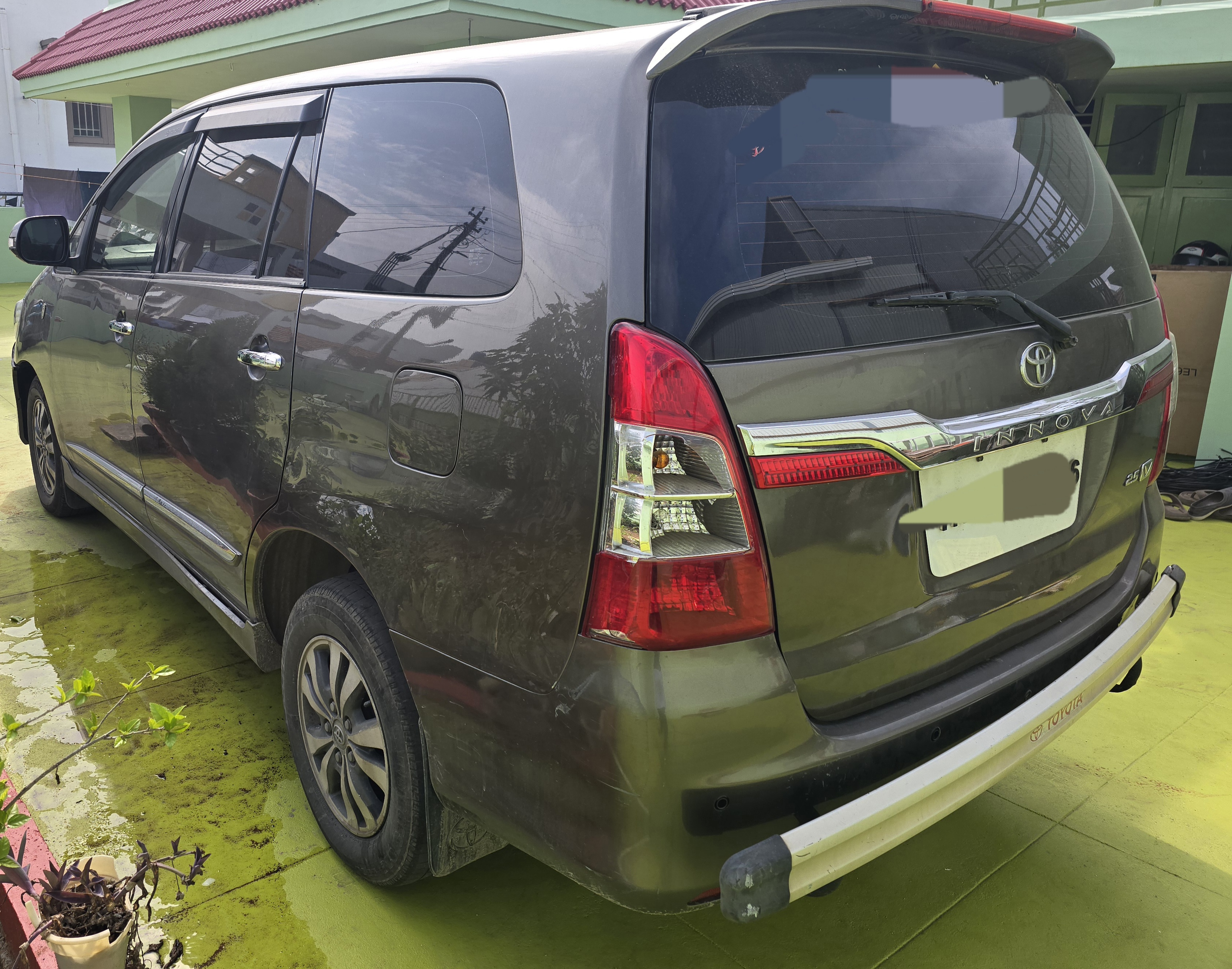 Toyota Innova - Image 3