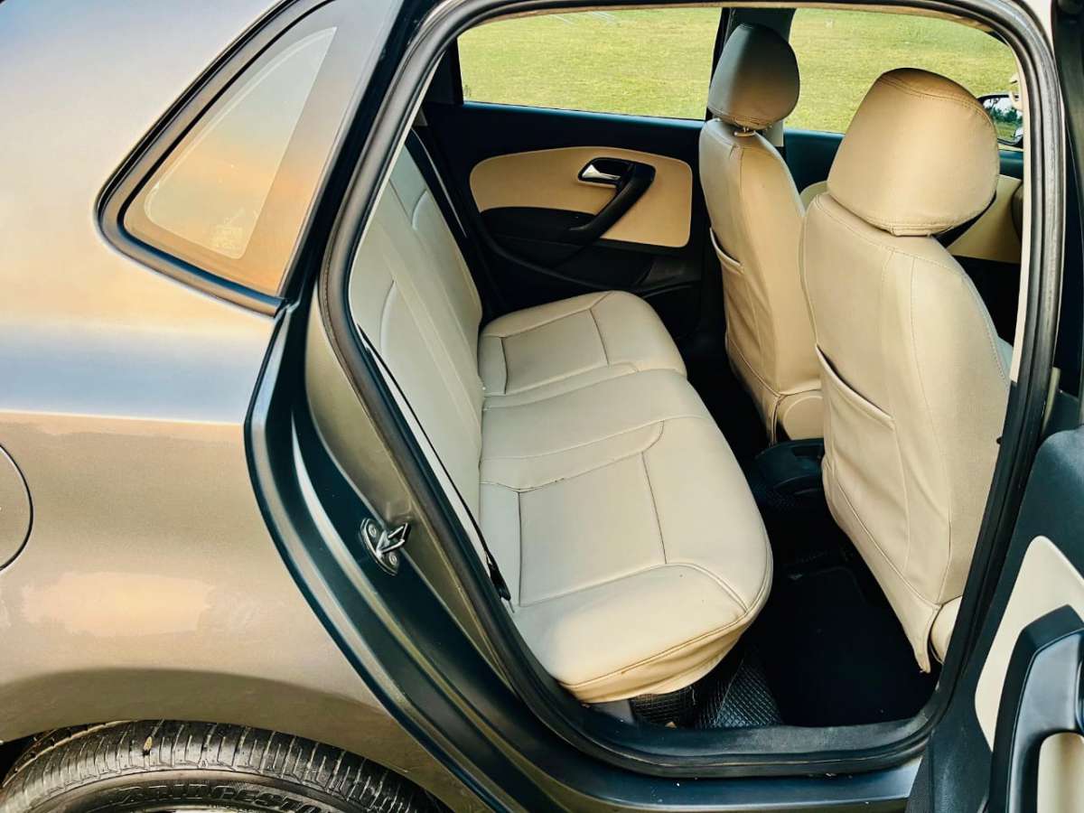 Volkswagen Polo - Image 11