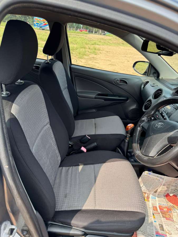 Toyota Etios Liva - Image 4