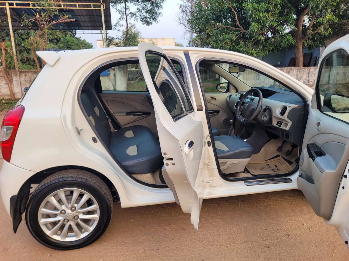 Toyota Etios Liva - Image 4